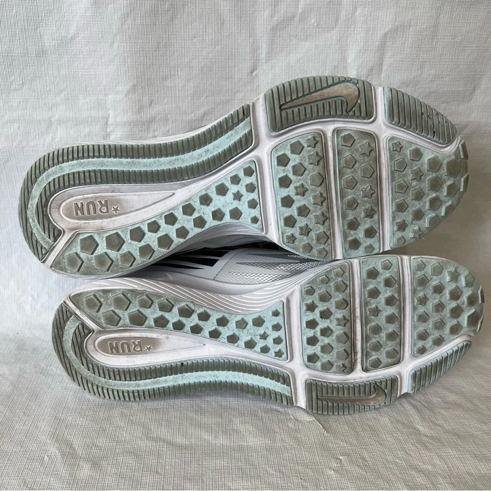 Nike AR0200-001 Sneakers